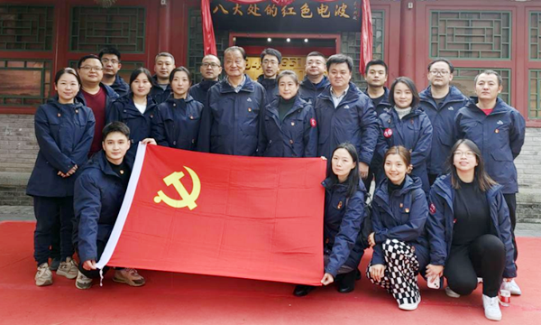 追寻红色足迹，传承红色精神