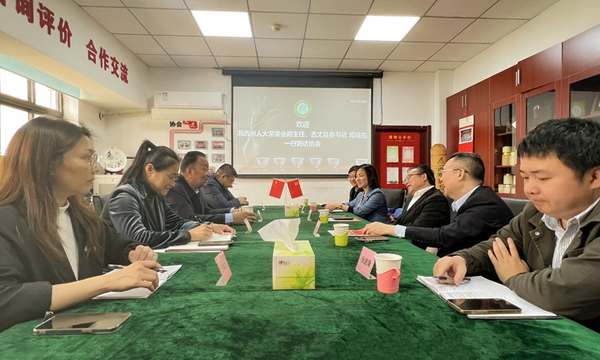 湘西州人大常委会副主任，古丈县委书记邓晓东一行到访我会