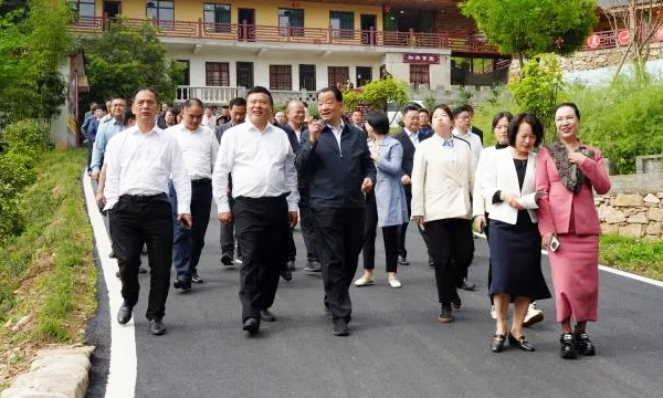 王庆会长赴谷城县调研春茶产销形势及茶旅融合情况并走访当地茶企