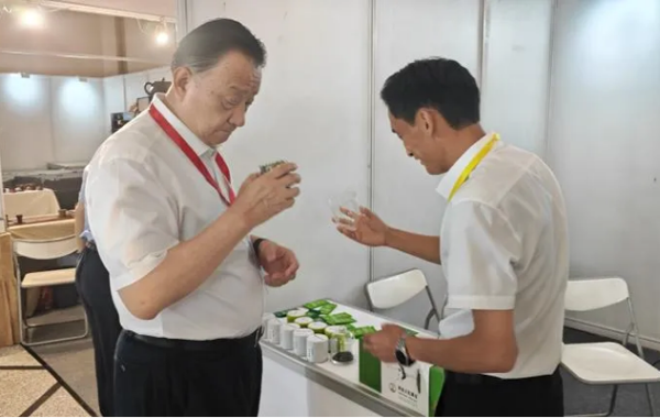 凝心聚力助产业发展：潜山市茶企参加2024北京“两展一节”
