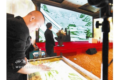 沙画表演亮相2013宜宾茶产业北京论道活动